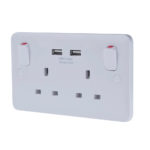 SCHNEIDER ELECTRIC LISSE 2.1A 2-GANG SP SWITCHED SOCKET + 2.1A 10.5W 2-OUTLET TYPE A USB CHARGER WHITE (5429J)